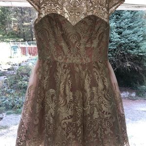 Chi chi London Prom dress